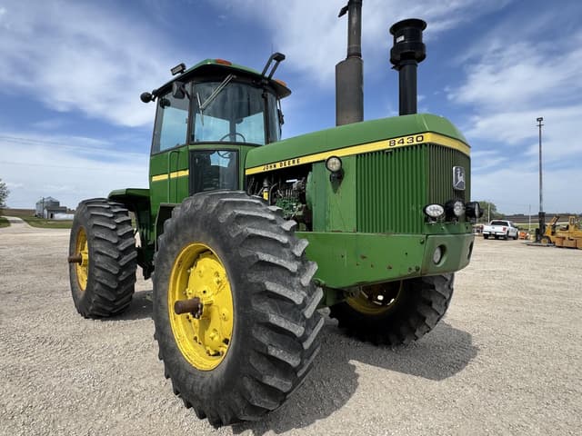 Image of John Deere 8430 equipment image 2