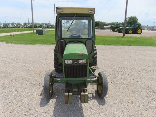 Image of John Deere 850 equipment image 2