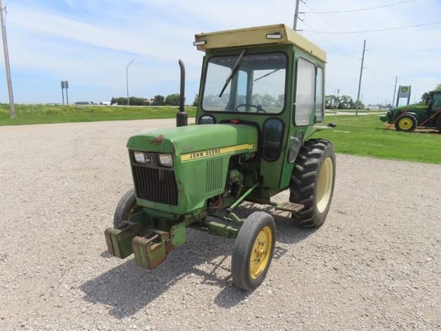 Image of John Deere 850 equipment image 1