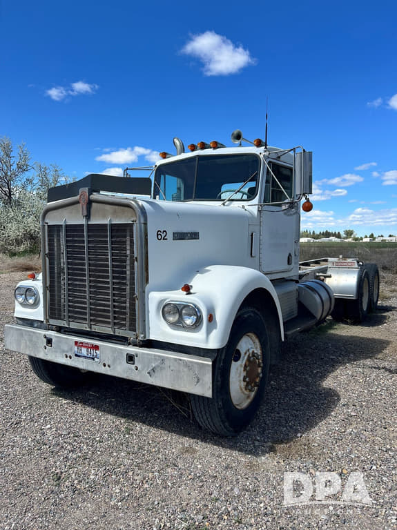 Image of Kenworth W900 equipment image 1