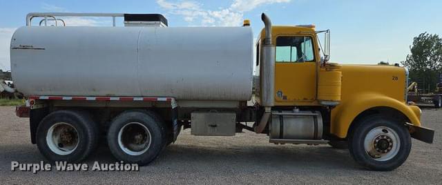 Image of Kenworth W900 equipment image 3