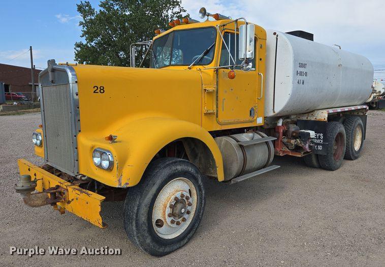 Image of Kenworth W900 Primary image