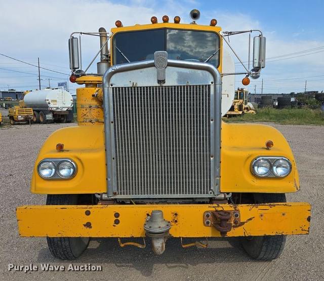 Image of Kenworth W900 equipment image 1