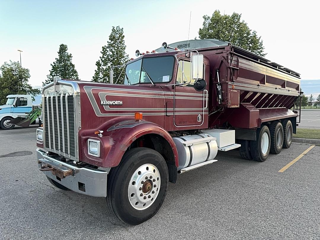 Image of Kenworth W900A Primary image