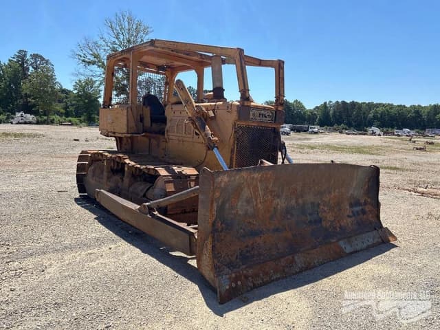 Image of Komatsu D65E-6 equipment image 2