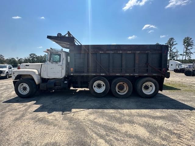 Image of Mack R686ST equipment image 4