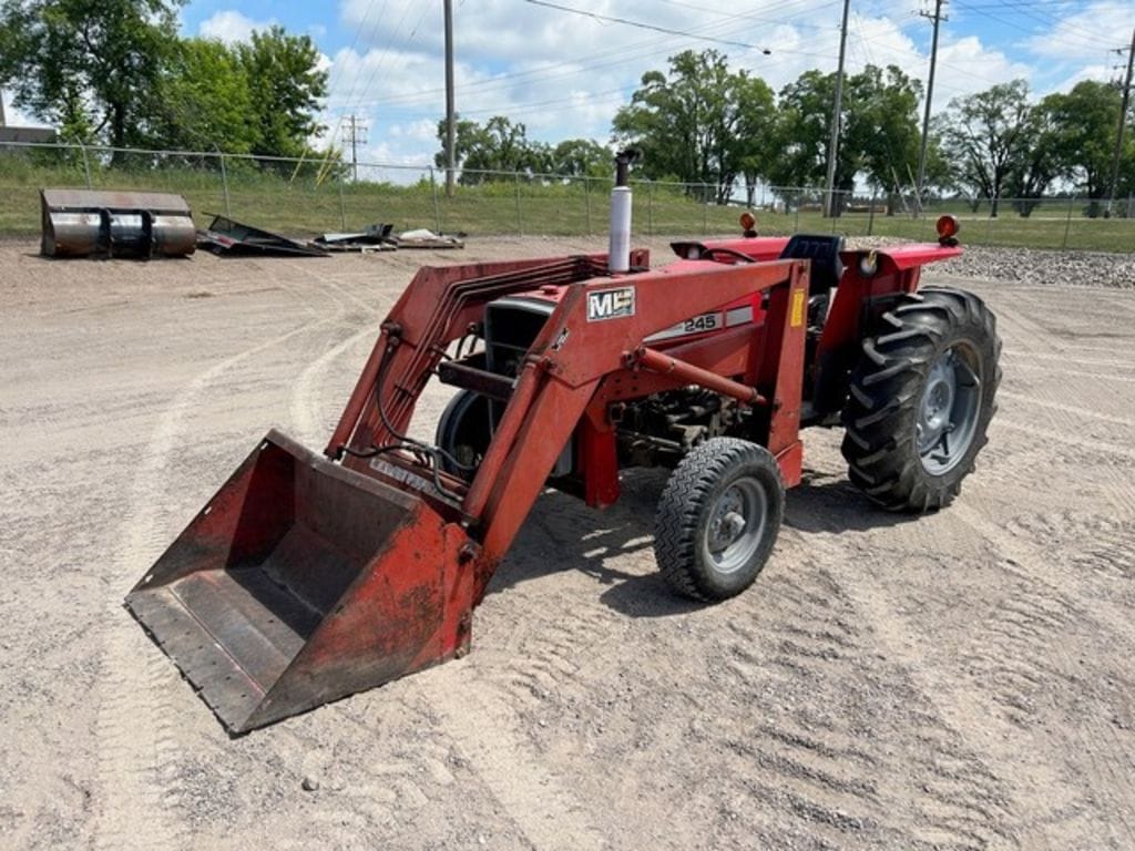 1978 Massey Ferguson 245 Equipment Image0
