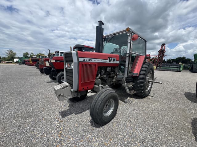 Image of Massey Ferguson 2705 equipment image 1