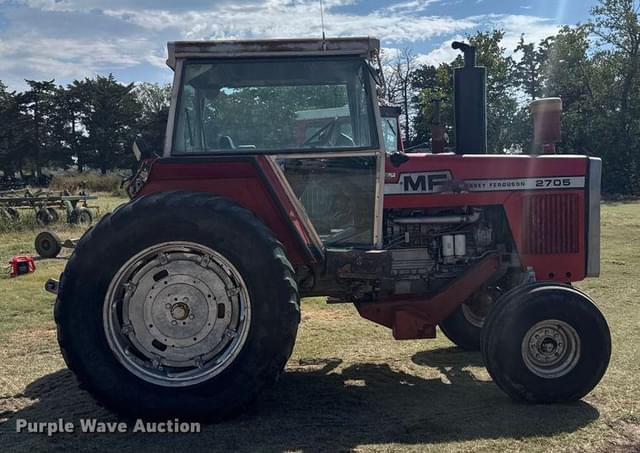 Image of Massey Ferguson 2705 equipment image 3