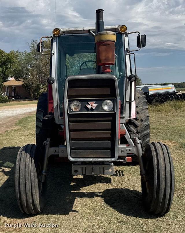Image of Massey Ferguson 2705 equipment image 1