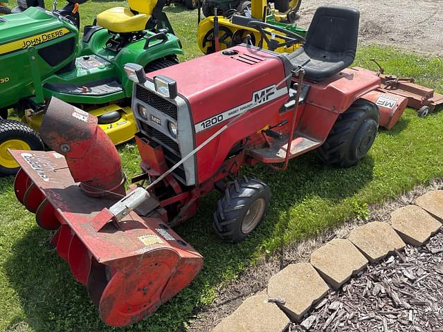 Image of Massey Ferguson 1200 equipment image 1