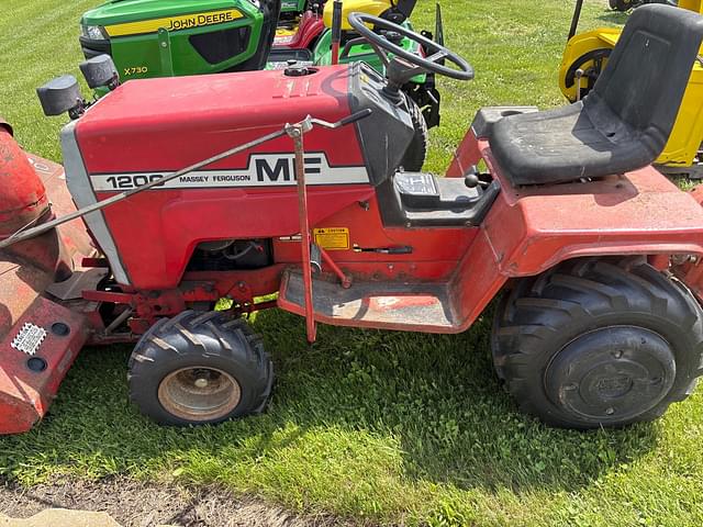 Image of Massey Ferguson 1200 equipment image 2