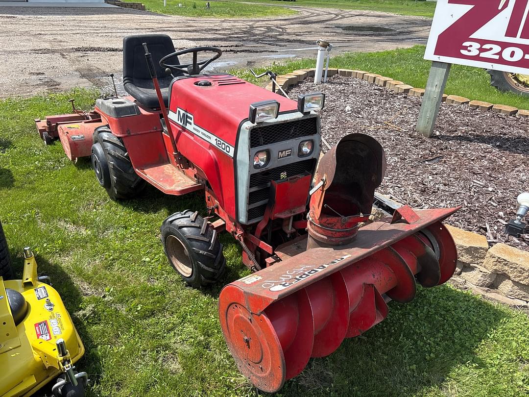 Image of Massey Ferguson 1200 Primary image