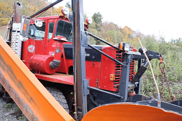 Image of Oshkosh P-2327-3 equipment image 3