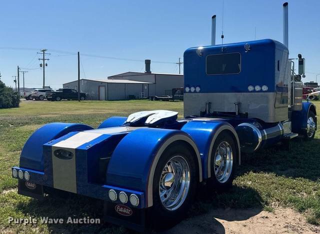 Image of Peterbilt 359 equipment image 4