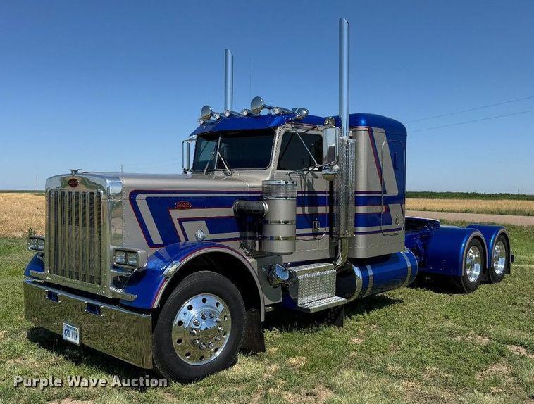 Image of Peterbilt 359 Primary image