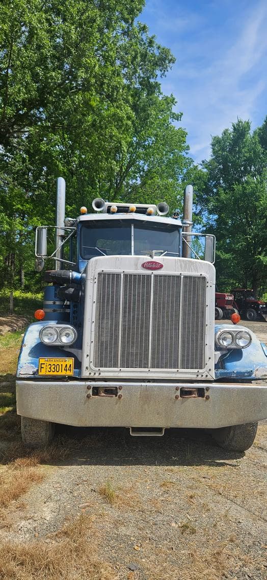 Image of Peterbilt 359 equipment image 1