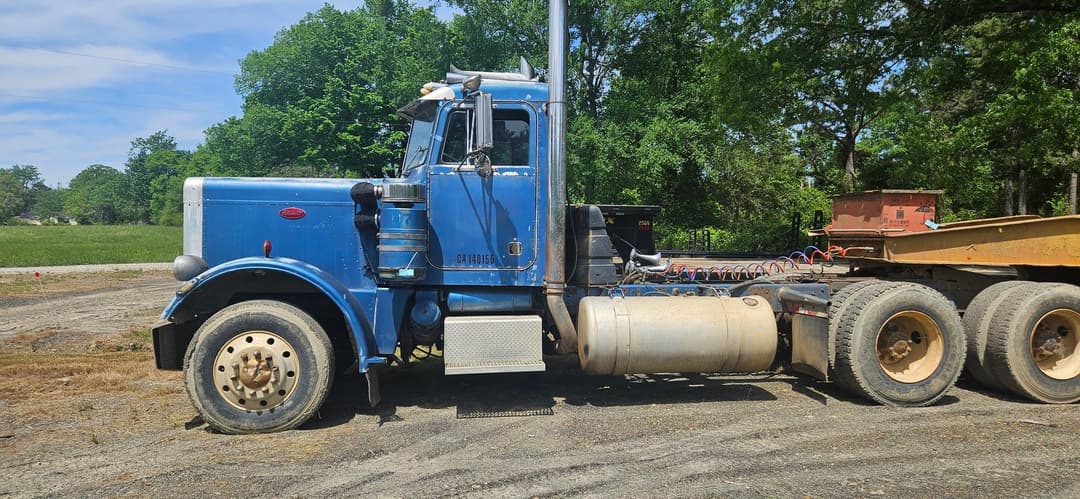 Image of Peterbilt 359 Primary image