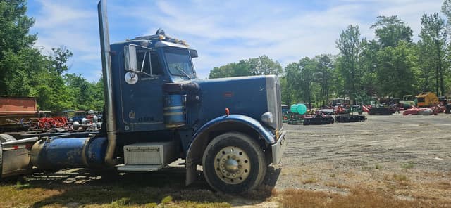 Image of Peterbilt 359 equipment image 2