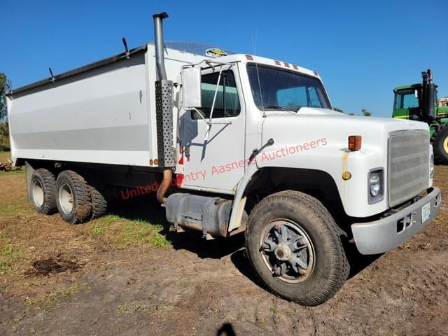 Image of International S-Series equipment image 1