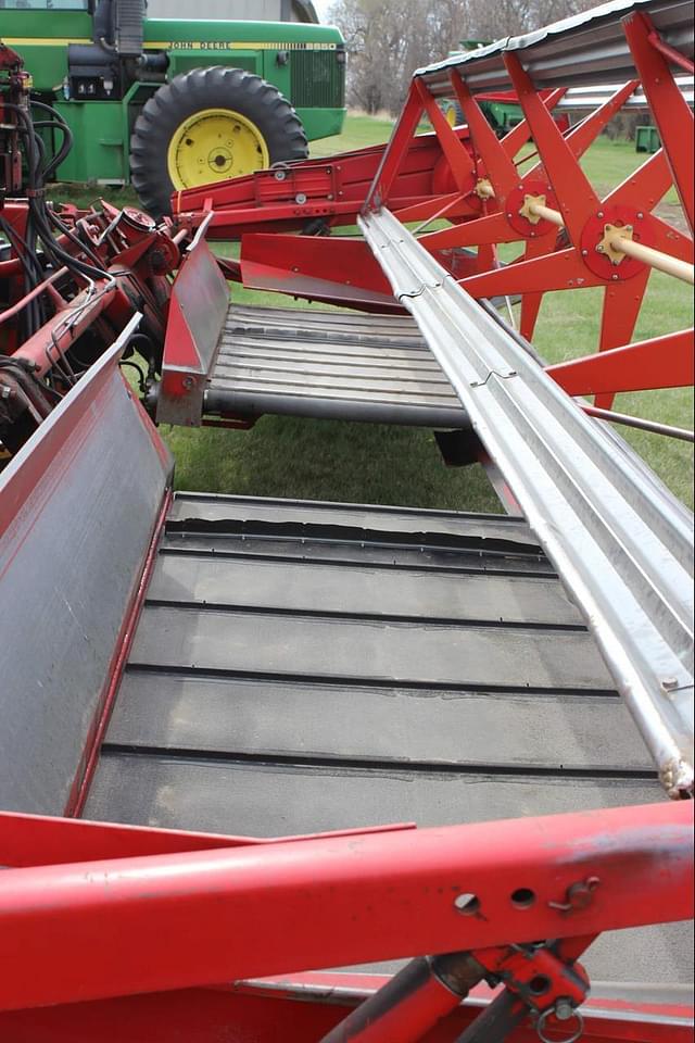 Image of Versatile 400 equipment image 3