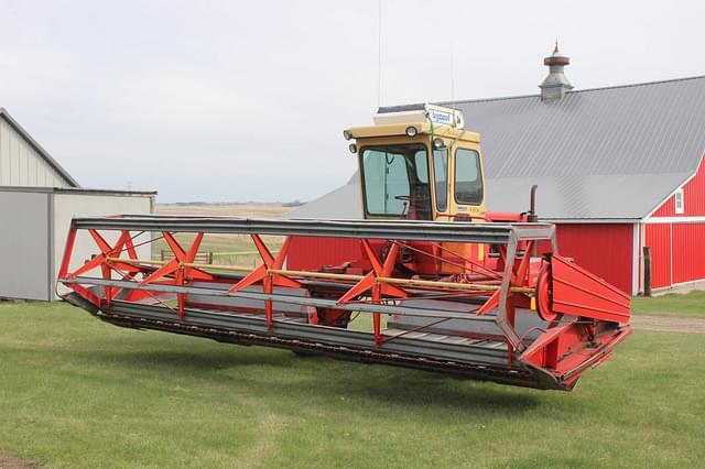 Image of Versatile 400 equipment image 1