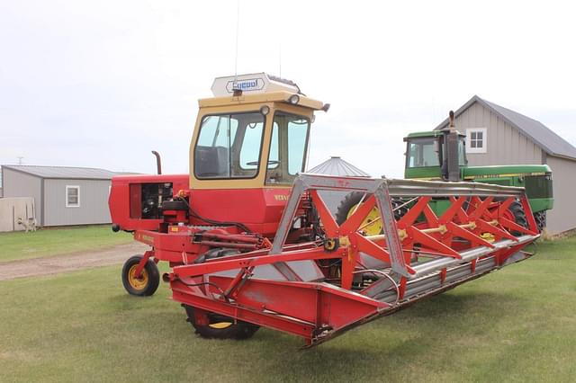 Image of Versatile 400 equipment image 2