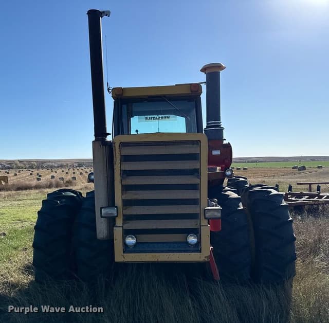 Image of Versatile 855 equipment image 1