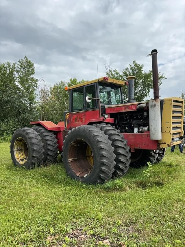Image of Versatile 875 equipment image 1
