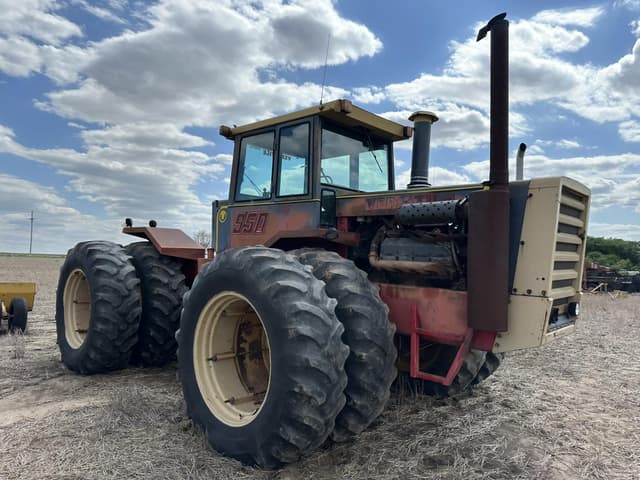 Image of Versatile 950 equipment image 2