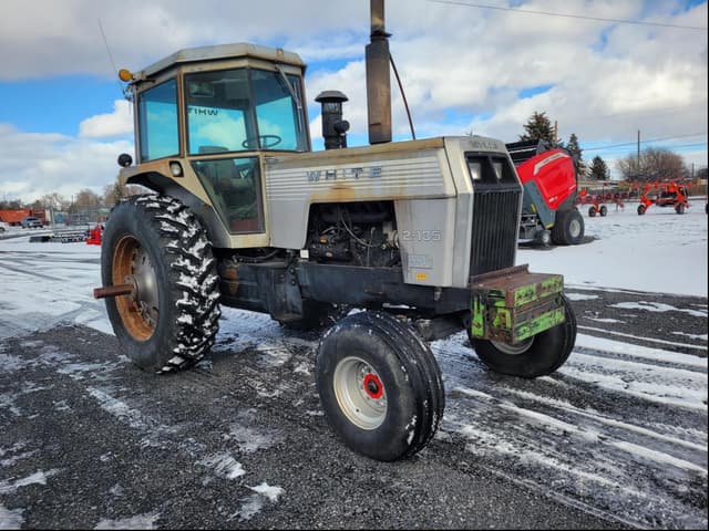 Image of White 2-135 equipment image 3