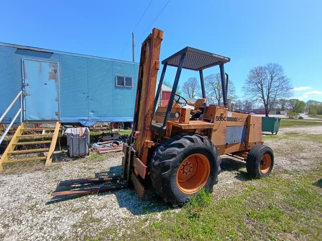 Image of Case 586C equipment image 1