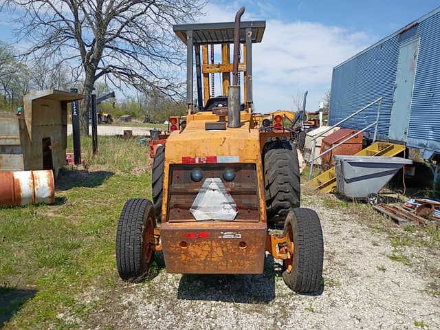 Image of Case 586C equipment image 4