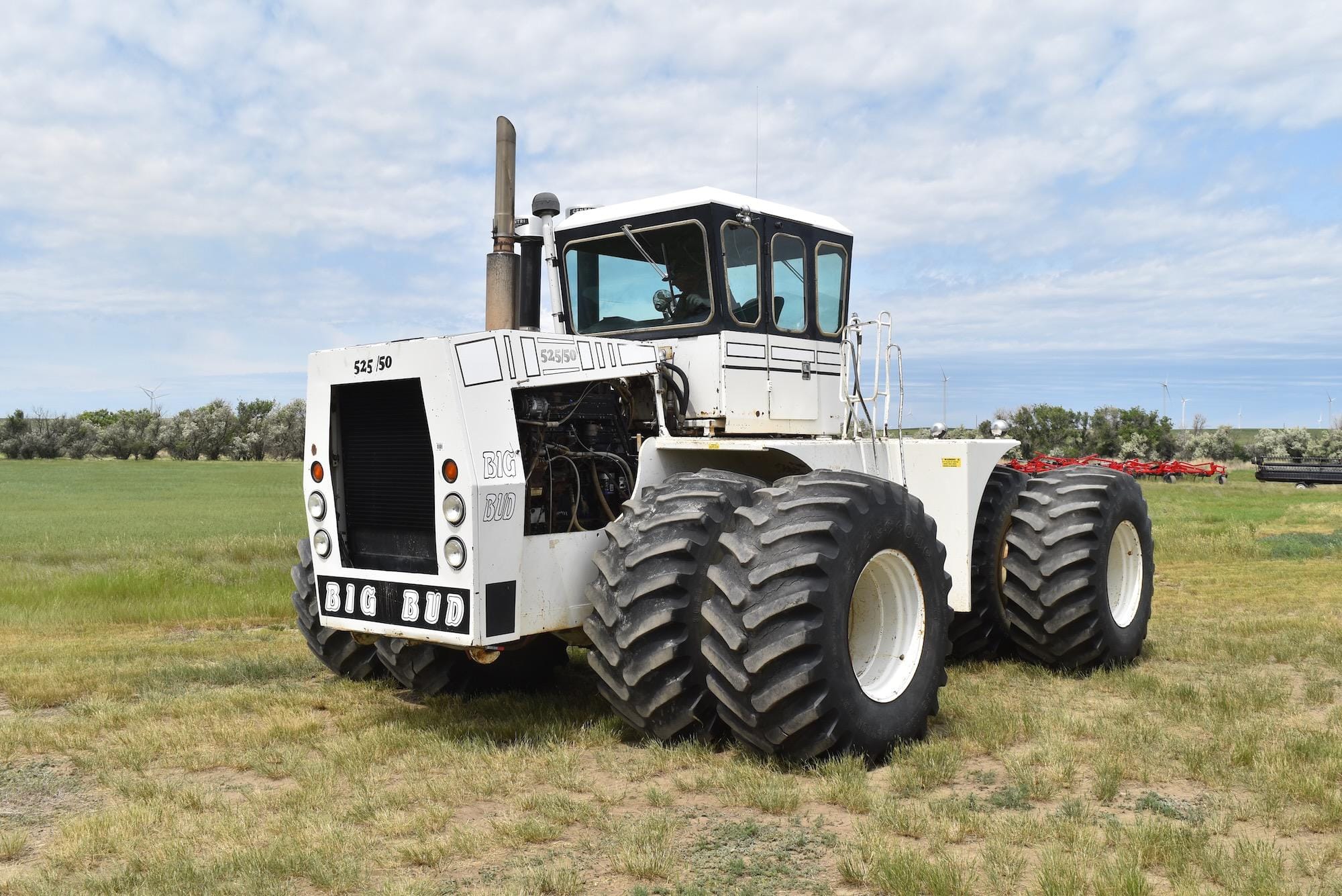 Main image Big Bud 525/50