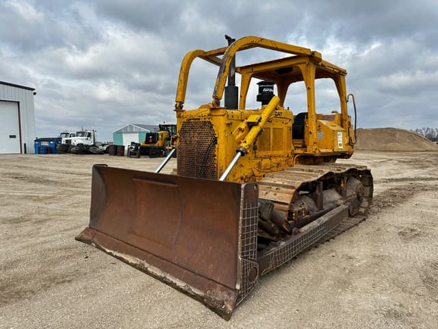 Image of Caterpillar D6D equipment image 2