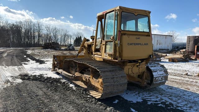 Image of Caterpillar D5B equipment image 2