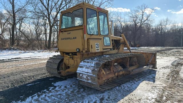 Image of Caterpillar D5B equipment image 4