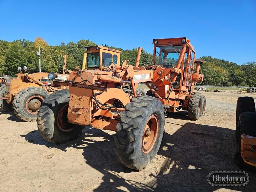 1979 Champion 740 Equipment Image0