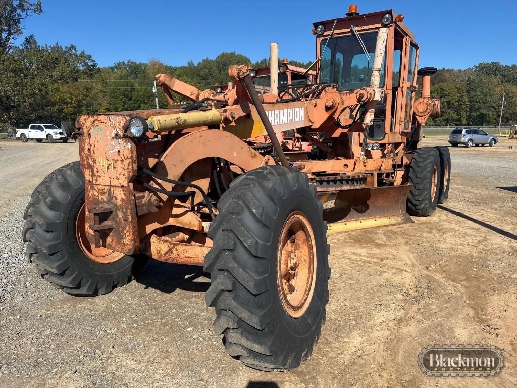 1979 Champion 740 Equipment Image0