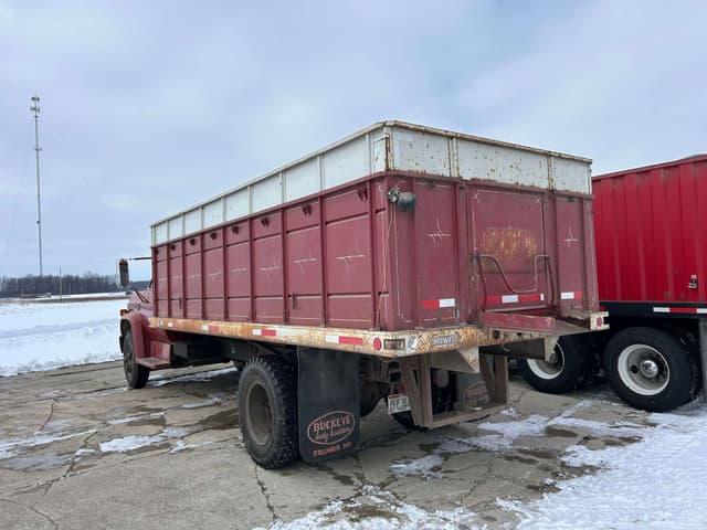 Image of Chevrolet C70 equipment image 3