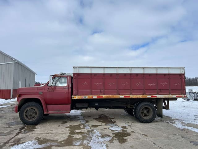 Image of Chevrolet C70 equipment image 2