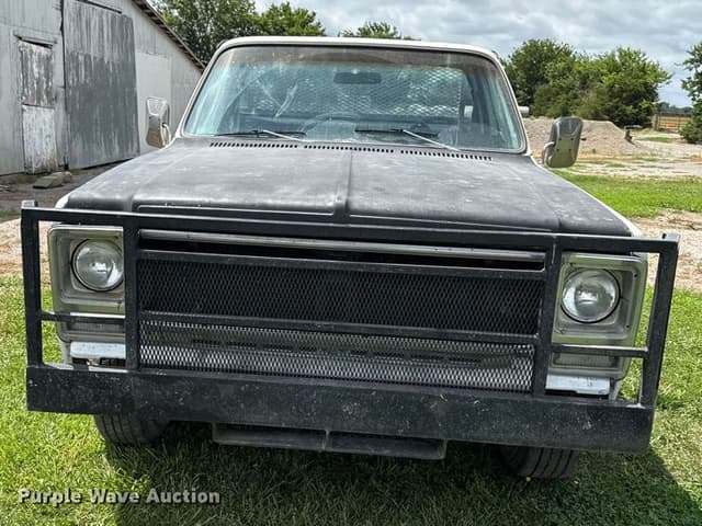 Image of Chevrolet C30 equipment image 1