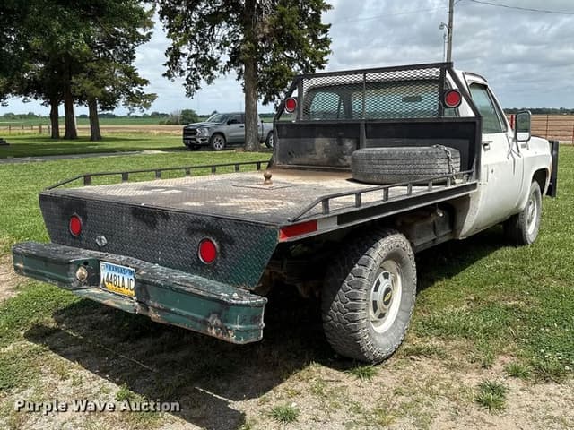 Image of Chevrolet C30 equipment image 4