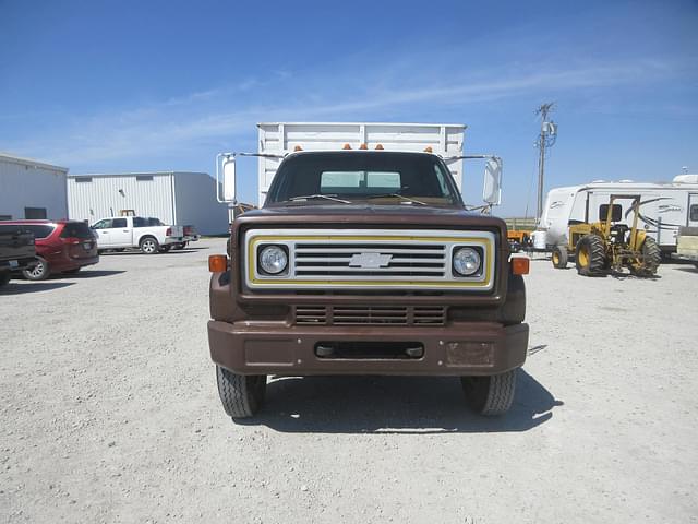 Image of Chevrolet C60 equipment image 3