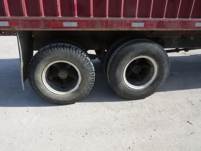 Image of Chevrolet C70 equipment image 1