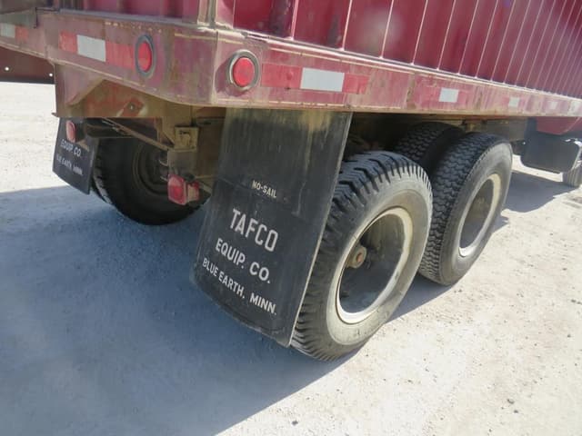 Image of Chevrolet C70 equipment image 2