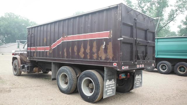 Image of Chevrolet C70 equipment image 4