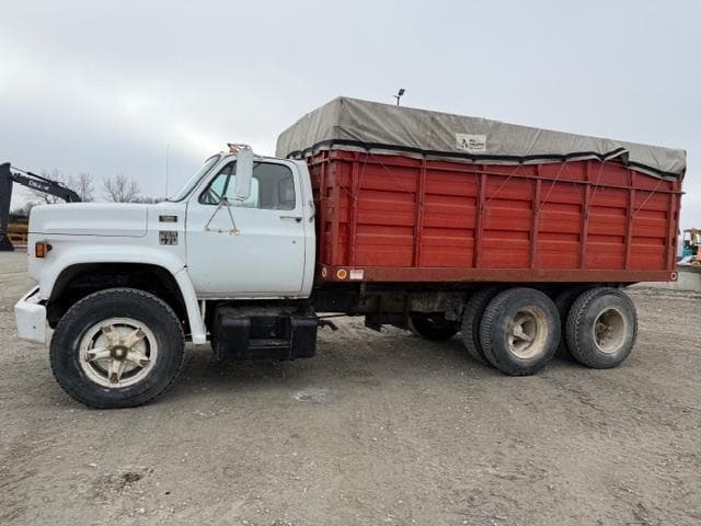 Image of Chevrolet C70 equipment image 1