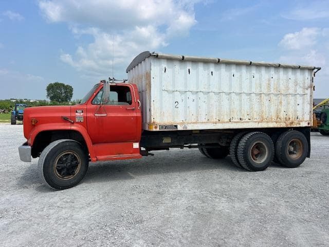 Image of Chevrolet C70 equipment image 1