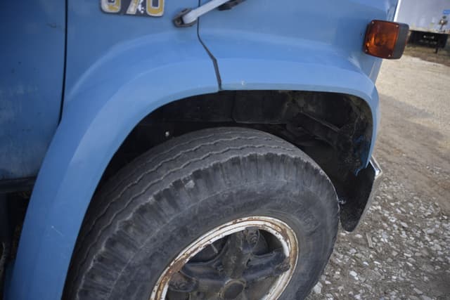 Image of Chevrolet C70 equipment image 1